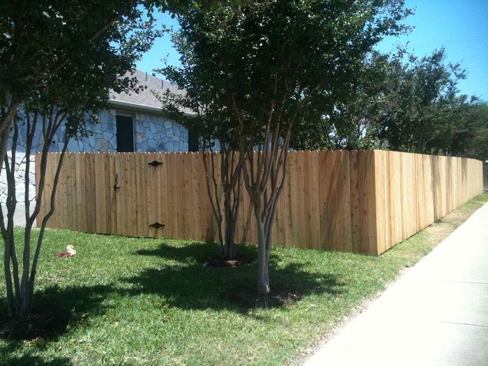 How to Choose the Fence Material for Your Yard