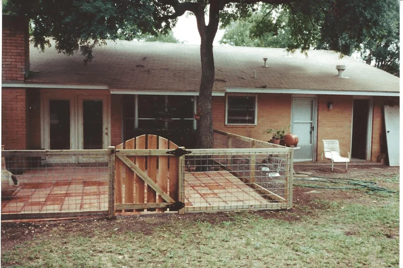 Decorative cattle panel fence built by B.C. Fence Austin in the Austin, TX area