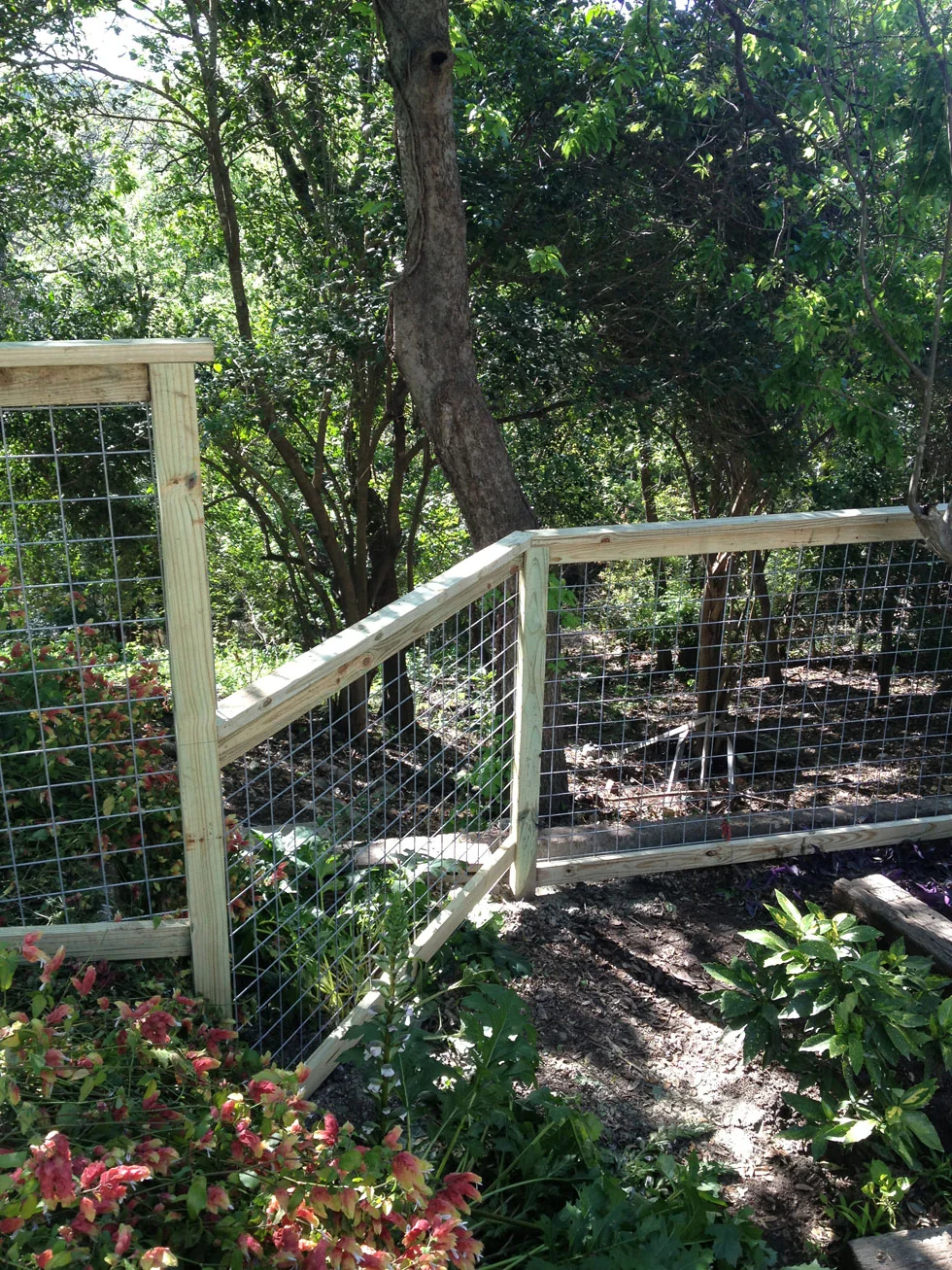 Decorative cattle panel fence built by B.C. Fence Austin in the Austin, TX area