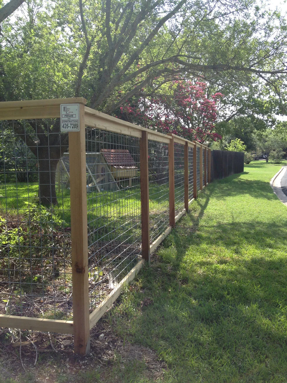 Decorative cattle panel fence and gate installed by B.C. Fence Austin, Cedar Park, TX