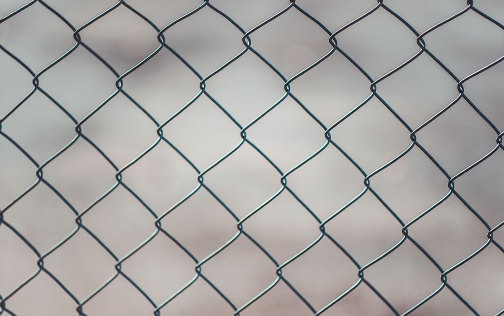 Counting the Links: A Guide to Chain Link Fence Costs Per Foot